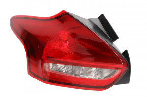 Stop tripla lampa spate stanga potrivit FORD FOCUS LIFTBACK 5 usi 2010-2014 - ( exterior , LED, culoare sticla: rosu)