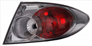 Stop tripla lampa spate stanga potrivit MAZDA 6 HATCHBACK/LIMUZINA 2002-2005 - ( exterior , Semnalizator alb, culoare sticla: rosu)