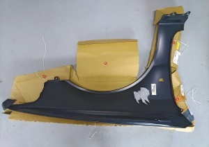 Aripa fata Stanga cu orificii potrivit VOLVO S40 I, V40 2000-2003 Resigilat - Img 3