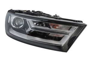 Far dreapta (D5S/H7/LED/PSY24W, cu motor) potrivit AUDI Q7 4M 2015-2019
