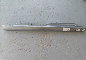 Prag auto dreapta potrivit VW GOLF 5 2003-2009 (5 usi)