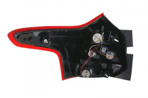 Stop tripla lampa spate dreapta potrivit FORD FOCUS HATCHBACK 2010-2014 - Img 2