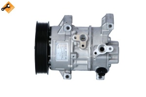 Compresor climatizare potrivit TOYOTA AVENSIS, COROLLA VERSO 2.0-2.4 03.03-03.09 - Img 1
