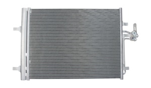 Condensator climatizare (cu uscator) potrivit VOLVO S60 II, S80 II, V40, V60 I, V70 III, V70 III/KOMBI, XC60 I, XC70 II; FORD GALAXY II, GALAXY MK II, MONDEO IV, MONDEO V, S-MAX 1.5-4.4 03.06- - Img 3