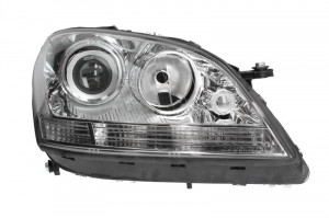 Far dreapta potrivit MERCEDES Clasa M 2005-2011 - (H7, reglaj electric, cu motoras, fundal cromat)