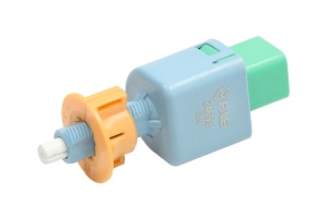 Intrerupator frana potrivit CITROEN C-CROSSER, C-CROSSER ENTERPRISE; MITSUBISHI ASX, OUTLANDER II; PEUGEOT 4007; TOYOTA AVENSIS, LAND CRUISER 200, LAND CRUISER PRADO, PREVIA II, PRIUS 02.00- - Img 1