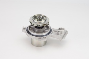 Pompa apa cu garnitura potrivit AUDI A1; SEAT IBIZA IV, IBIZA IV SC, IBIZA IV ST; SKODA FABIA III, OCTAVIA III, RAPID; VW CRAFTER, GOLF VII, POLO, POLO V, TRANSPORTER T6 1.4D/1.6D/2.0D 02.14- - Img 3
