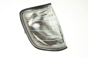 Semnalizator fata Dreapta (transparent) potrivit MERCEDES 124 (A124), 124 (C124), 124 T-MODEL (S124), 124 (W124), E (A124), E (C124), E T-MODEL (S124) 2.0-6.0 1984-1998 1984-1993
