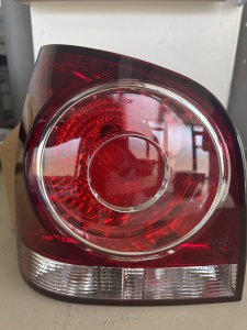 Stop tripla lampa spate stanga potrivit VW POLO HATCHBACK 2005-2009 - (interior, Semnalizator alb, culoare sticla: rosu) - Img 3