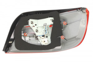 Stop tripla lampa spate stanga potrivit BMW Seria 3 DECAPOTABILA 2006-2010 - ( exterior , LED, Semnalizator alb, culoare sticla: rosu) - Img 2