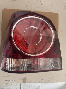 Stop tripla lampa spate stanga potrivit VW POLO HATCHBACK 2005-2009 - (interior, Semnalizator alb, culoare sticla: rosu) - Img 4