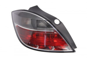 Stop tripla lampa spate stanga potrivit OPEL ASTRA 5 usi 2007-2014 - (Semnalizator fumuriu, culoare sticla: rosu)