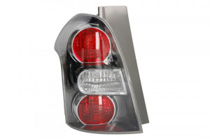 Stop tripla lampa spate stanga potrivit TOYOTA COROLLA VERSO 2004-2009 - (Semnalizator alb, culoare sticla: rosu)
