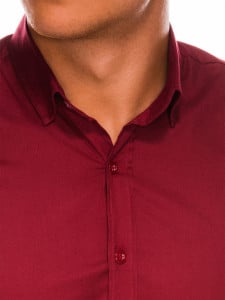 Класическа тънка риза със Slim fit кройка, класическа яка, дълъг ръкав и закопчаване отпред. Перфектна както за ежедневието, така и за по-официални случаи.