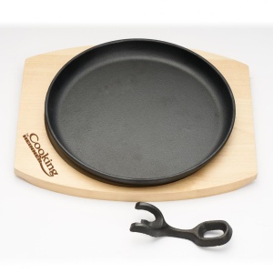 PLATOU SERVIRE ROTUND , 22 CM , FONTA PURA, CU MANER DETASABIL SI BAZA DIN LEMN, COOKING BY HEINNER - Img 2