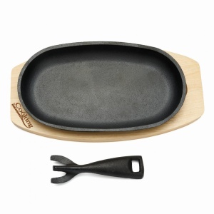 PLATOU SERVIRE OVAL, 24X14 CM , FONTA PURA , CU MANER DETASABIL SI BAZA DIN LEMN,COOKING BY HEINNER - Img 3