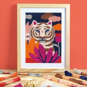 Atelier creativ 64 pentru adulti Goblen si broderie, Djeco - Img 4