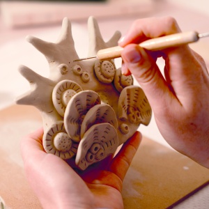 Atelier creativ 85 pentru adulti Modelaj in lut, Djeco - Img 2