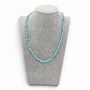 Colier cu pietre si accesorii din plastic - Img 2