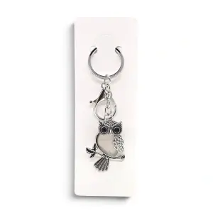 Breloc En-gros „Bufnița Înțelepciunii” din Metal Argintiu cu Cristal Natural