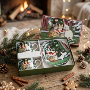 Set Cadou 2 Căni din Ceramică / Porțelan cu Farfurioare și Cutie Decorativă – Ilustrație Festivă Pisicuțe de Crăciun En-Gros (A4-4) - Img 2