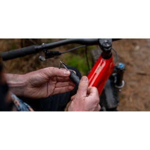 Unealta insertie Snur Muc-Off Precision Tubeless Repair Capsule Pink - Img 9