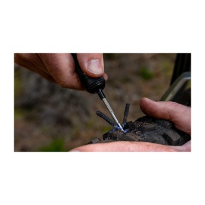 Unealta insertie Snur Muc-Off Precision Tubeless Repair Capsule Pink - Img 10
