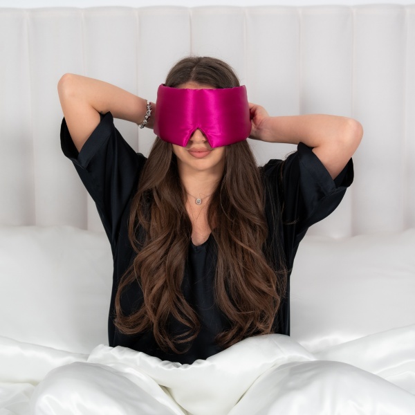 Mască de dormit blackout 3D mătase roz fucsia - Img 4