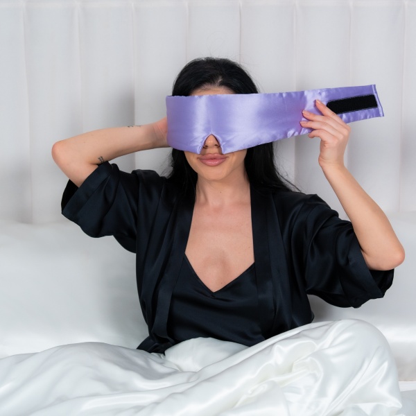 Mască de dormit blackout 3D mătase lila - Img 3