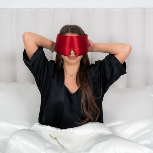 Mască de dormit blackout 3D mătase roșu - Img 4