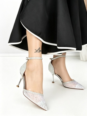 Stiletto cipő Velessa Ezüst