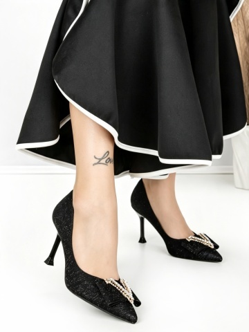 Stiletto cipő Selena Fekete