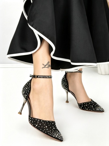 Stiletto cipő Velessa Fekete