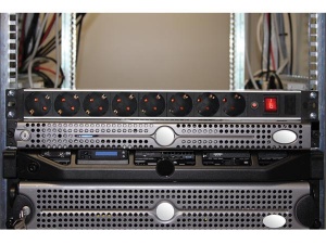 Prelungitor PDU Rack 19' 8 Prize Perel - Img 3