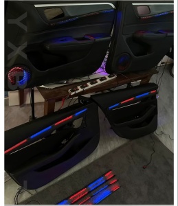 Iluminare LED pentru picioare auto inclusă în kit Symphony
