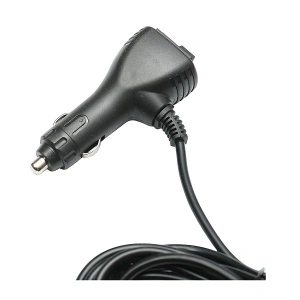 Mufă de alimentare la brichetă pentru bară girofar LED cu șapte module COB, pregătită pentru conectarea rapidă la 12V.