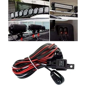 Cablaj LED bar 12V cu exemple de utilizare pentru proiectoare auto, LED bar și lumini auxiliare montate pe vehicul.