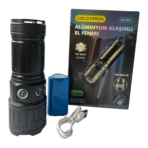 Pachet complet cu lanternă LED profesională, acumulator reîncărcabil, cablu de încărcare și ambalaj original.