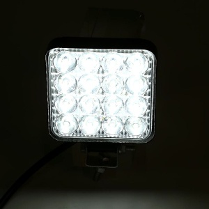 Proiector LED Auto 48W, Lumină Albă, Pătrat, pentru Off-Road, Utilaje, Vânătoare și Pescuit