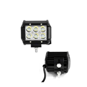 Proiector LED 18W dreptunghiular prezentat din față și din spate, cu carcasă compactă și sistem de prindere inclus.
