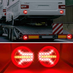 Stopuri LED spate montate pe utilaje și remorci pentru vizibilitate optimă