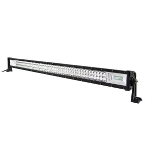Bară LED combo beam cu protecție IP67 pentru off-road, concepută pentru rezistență la apă, praf și condiții dificile de exploatare.