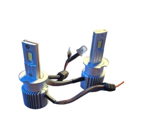 Construcție premium cu radiator eficient pentru disiparea rapidă a căldurii