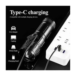 Lanternă LED profesională cu încărcare USB Type-C, compatibilă pentru încărcare rapidă și ușoară în mașină, acasă sau la power bank.