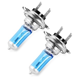 Set de 2 becuri halogen H7 100W cu lumină albă 5000K, potrivite pentru upgrade vizual și iluminare auto mai modernă.