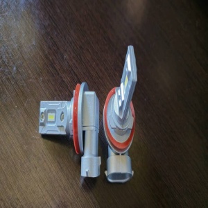 Design compact fără ventilator – răcire eficientă și durabilitate mare
