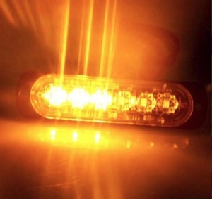Modul stroboscop LED galben în funcțiune, cu lumină intensă de avertizare pentru vizibilitate foarte bună ziua și noaptea.