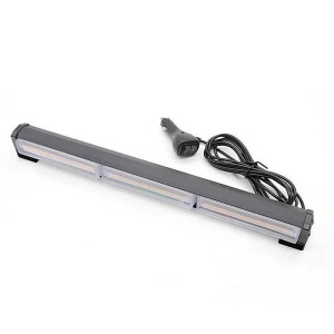 Vedere din unghi a barei girofar LED cu design slim și cablu lung pentru alimentare la 12V.