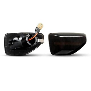 Vedere față și spate a semnalizării LED dinamice cu conectare plug and play pentru Dacia Logan II, Duster II și Sandero II.