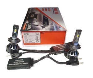 Detaliu al becului LED H7 V20, cu soclu H7 și construcție optimizată pentru montaj Plug & Play.